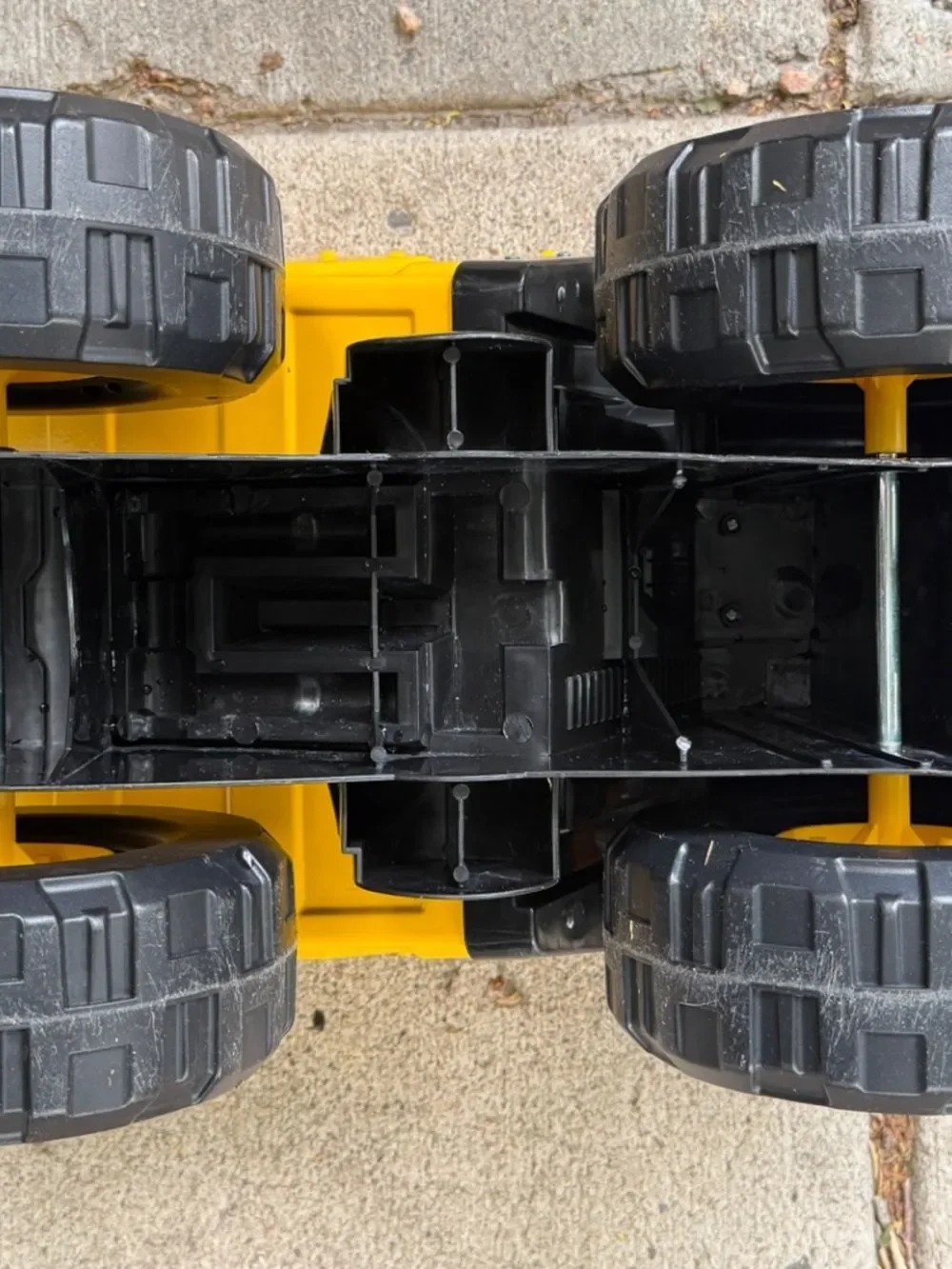 TONKA®  |  “TOUGHEST MIGHTY” DUMP TRUCK  |  XLNT  |